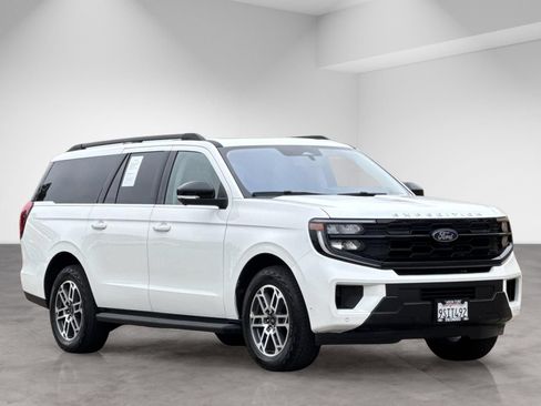 Used 2025 Ford Expedition Max Active AWD/4WD image 8