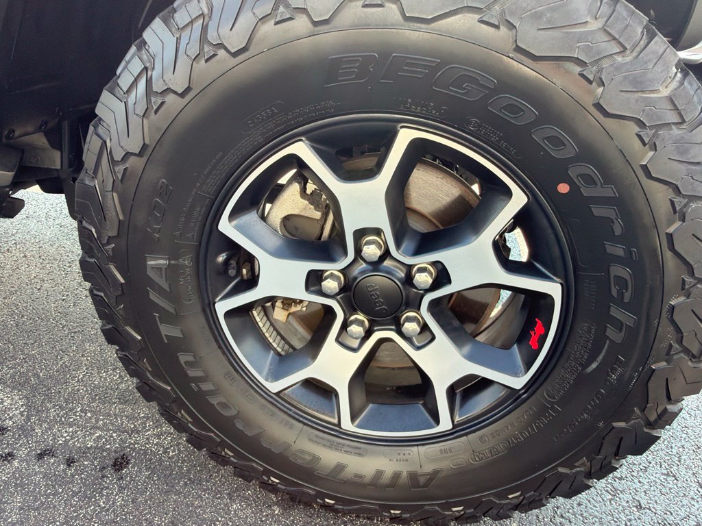 Used 2023 Jeep Wrangler Unlimited Rubicon w/ Cold Weather Group AWD/4WD image 9