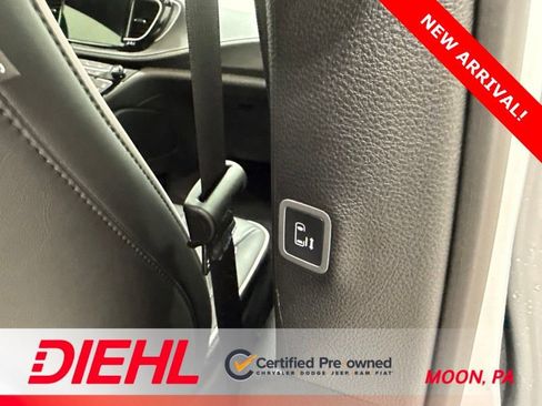 Used 2026 Chrysler Pacifica Limited w/ S Appearance Package AWD/4WD image 15