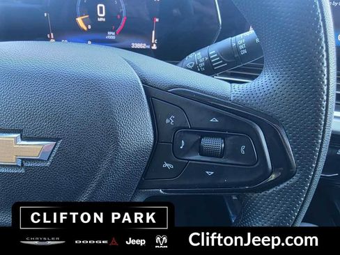 Used 2025 Chevrolet Trax LT FWD image 23