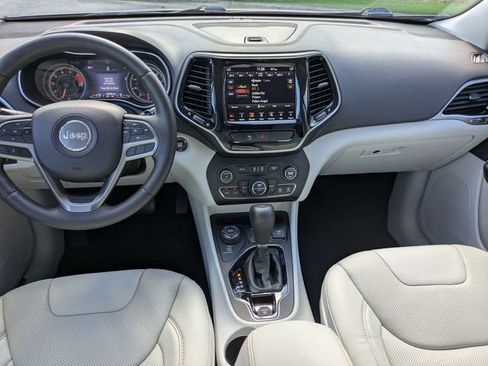 Used 2019 Jeep Cherokee Limited w/ Luxury Group AWD/4WD image 15