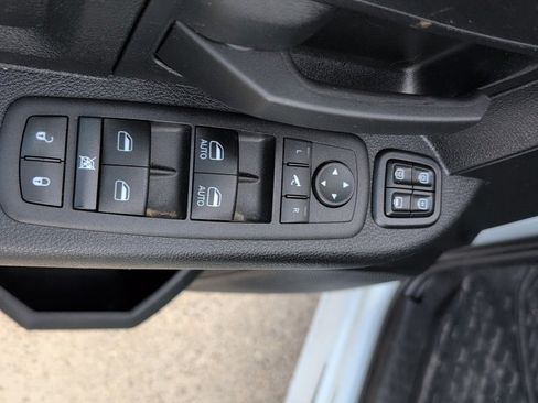 Used 2024 RAM 2500 Tradesman w/ Chrome Appearance Group image 15