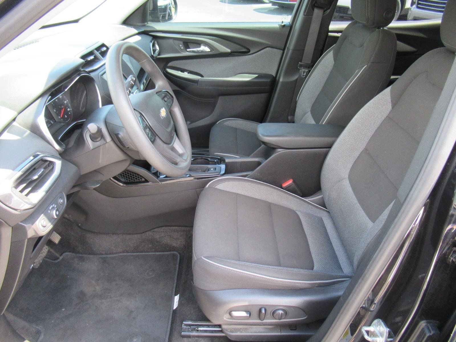 Used 2022 Chevrolet TrailBlazer LT FWD image 17