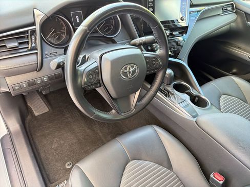 Used 2023 Toyota Camry SE w/ Convenience Package image 3
