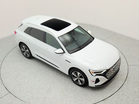 Used 2024 Audi Q8 e-tron Premium Plus w/ Premium Plus Package AWD/4WD image 24