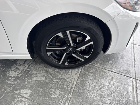 Used 2025 Nissan Sentra SV FWD image 12