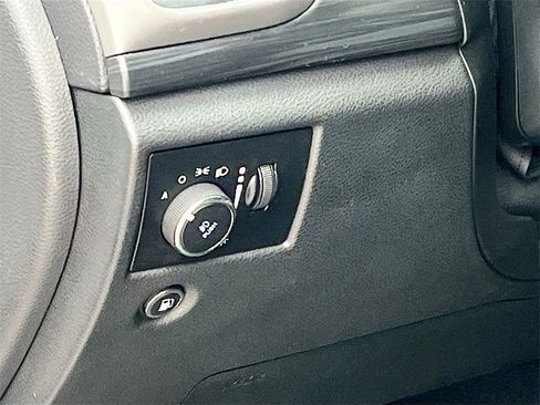 Used 2020 Jeep Grand Cherokee Laredo image 10