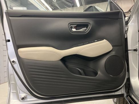 Used 2026 Honda HR-V EX-L image 9