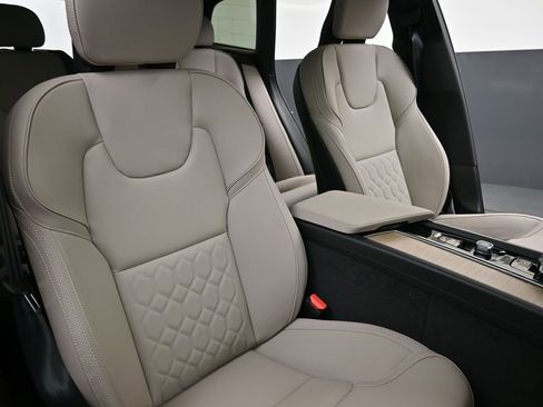 New 2026 Volvo XC60 B5 Plus w/ Protection Package Premier AWD/4WD image 13