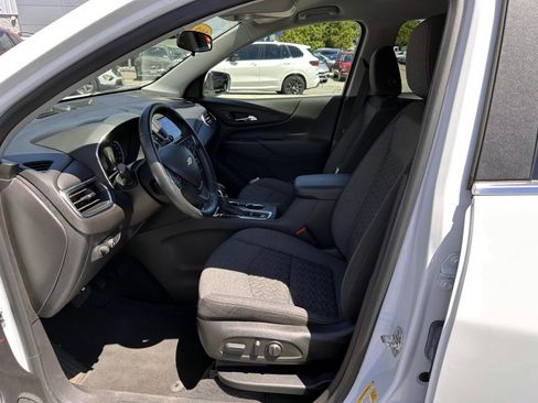 Used 2024 Chevrolet Equinox LT AWD/4WD image 11