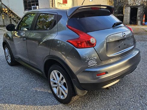 Used 2011 Nissan Juke SV FWD image 3