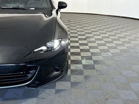 Used 2024 MAZDA MX-5 Miata Grand Touring RWD image 9