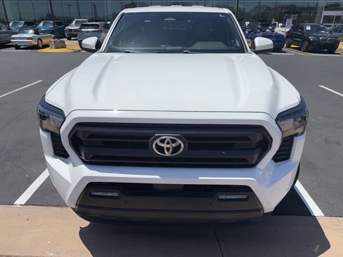Used 2024 Toyota Tacoma SR5 AWD/4WD image 2