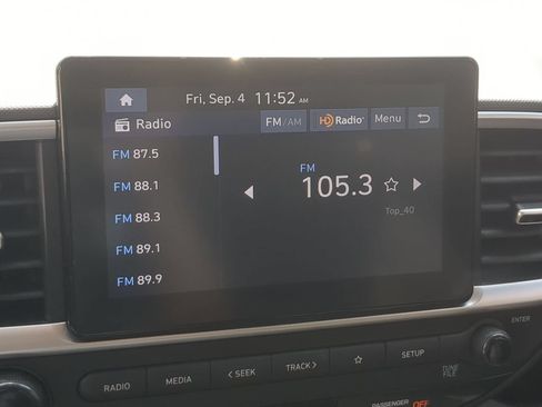 Used 2025 Hyundai Venue SEL FWD image 19