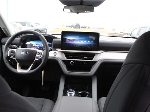 New 2026 Ford Explorer Active AWD/4WD image 15