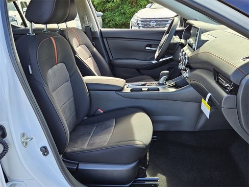 New 2025 Nissan Sentra SR image 13