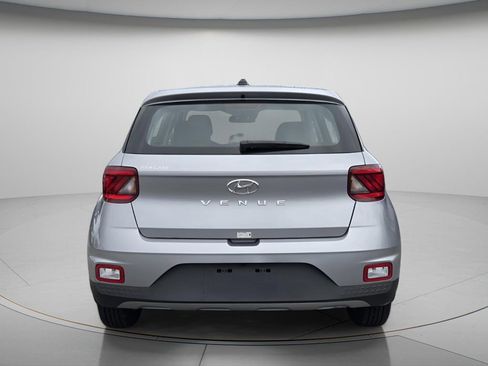 Certified 2025 Hyundai Venue SE image 6