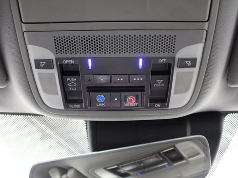 Used 2015 Acura TLX w/ Technology Package FWD image 17