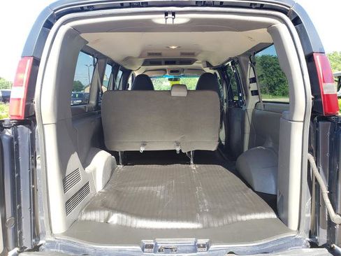 Used 2015 GMC Savana 2500 LS image 7