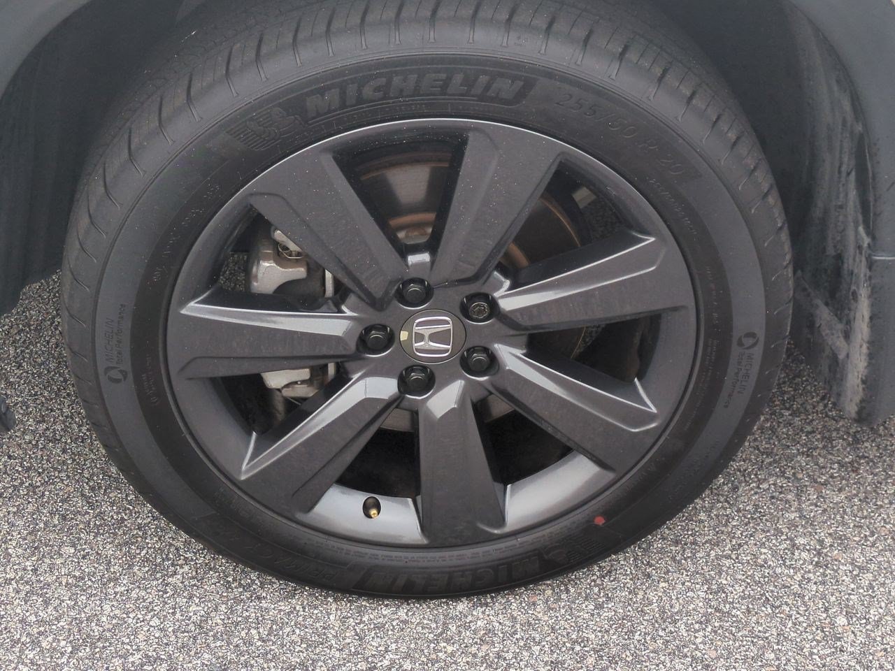 Used 2025 Honda Pilot Sport image 11