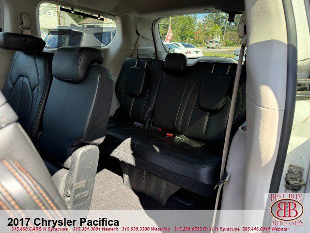 Used 2017 Chrysler Pacifica Touring-L Plus w/ Advanced Safetytec Group FWD image 12