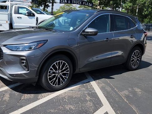 New 2024 Ford Escape SE w/ PHEV Premium Package image 2