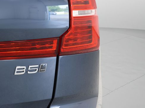 Used 2025 Volvo XC60 B5 Plus w/ Protection Package Premier AWD/4WD image 31