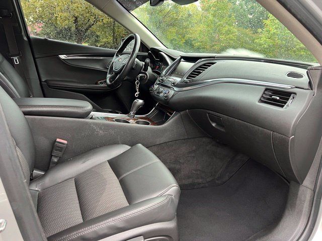 Used 2015 Chevrolet Impala LT w/ Convenience Package FWD image 21