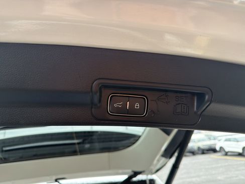 Used 2025 Ford Explorer Active w/ Active Comfort Package image 26