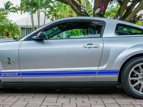 Used 2009 Ford Mustang Shelby GT500 RWD image 2