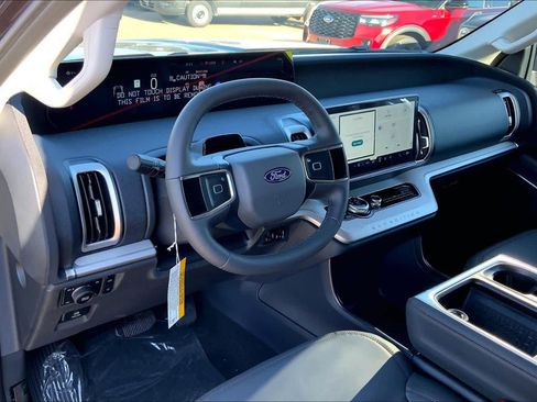 New 2025 Ford Expedition Max Active image 8