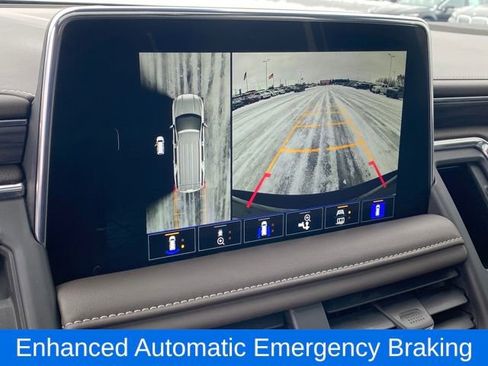 Used 2024 GMC Yukon SLT w/ SLT Luxury Package image 12