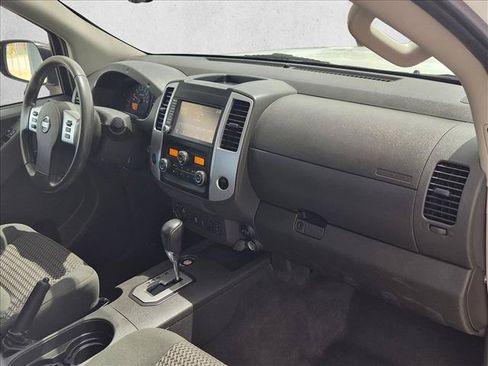 Used 2021 Nissan Frontier SV AWD/4WD image 19