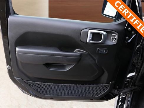 Used 2023 Jeep Gladiator Willys image 10