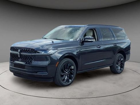 New 2027 Lincoln Navigator Reserve w/ Jet Appearance Package AWD/4WD image 1