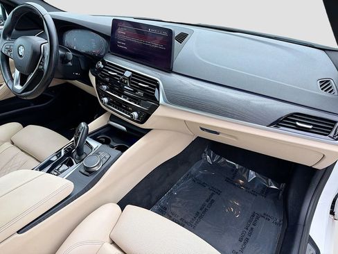 Used 2021 BMW 530i w/ Convenience Package image 14