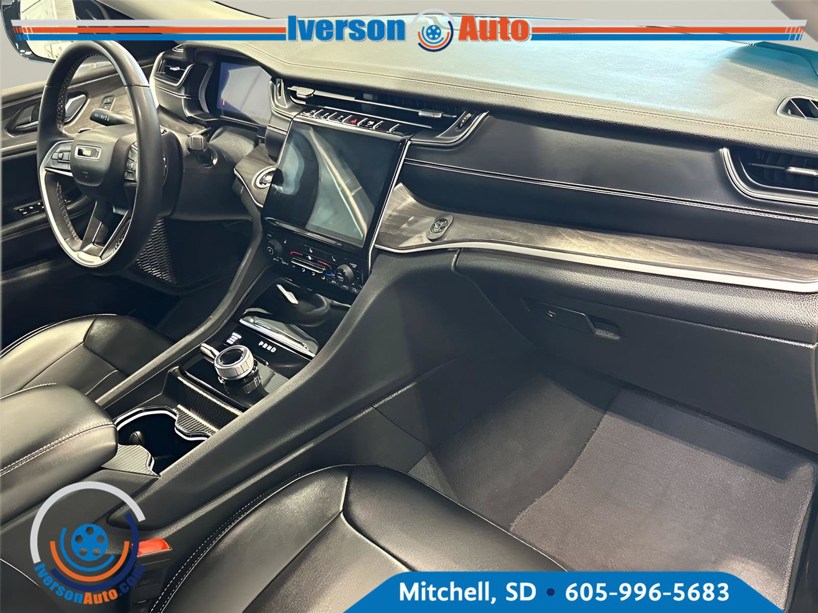 Used 2024 Jeep Grand Cherokee Limited AWD/4WD image 38