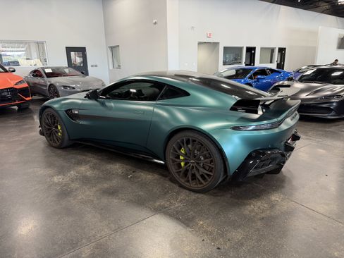 Used 2022 Aston Martin V8 Vantage Coupe RWD image 5