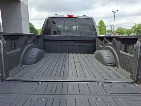 Used 2025 Ford F250 XLT w/ Black Appearance Package AWD/4WD image 29