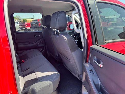 Used 2025 Nissan Frontier SV AWD/4WD image 14
