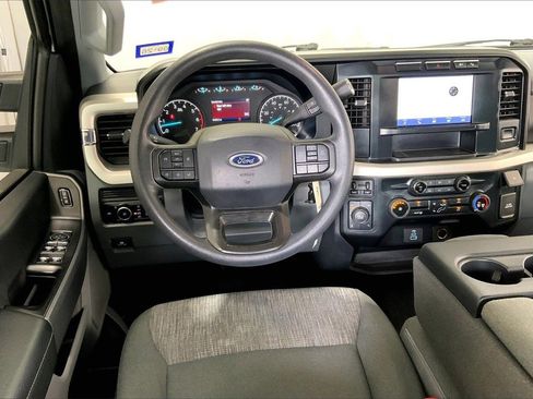 Used 2023 Ford F250 XLT w/ FX4 Off-Road Package image 12