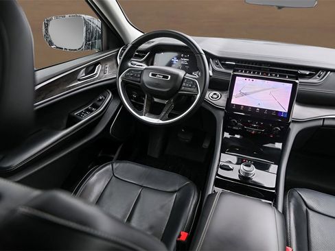 Used 2022 Jeep Grand Cherokee L Limited w/ Luxury Tech Group II image 22