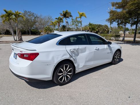 Used 2022 Chevrolet Malibu RS image 4