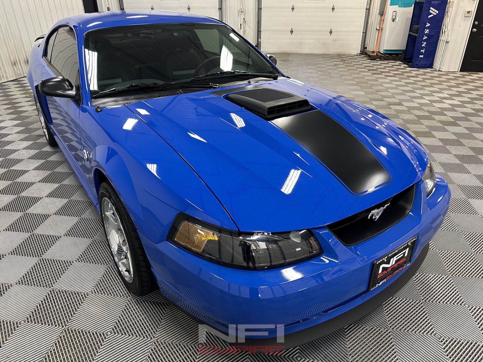 Used 2004 Ford Mustang Mach 1 RWD image 5