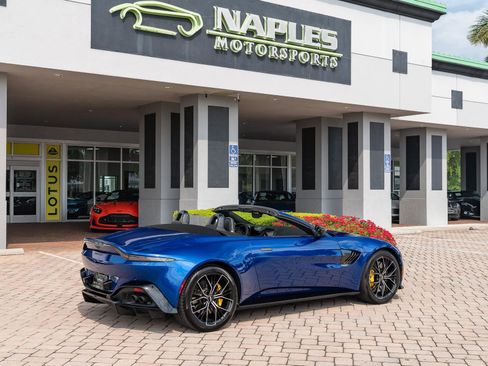 Used 2021 Aston Martin V8 Vantage Roadster image 53