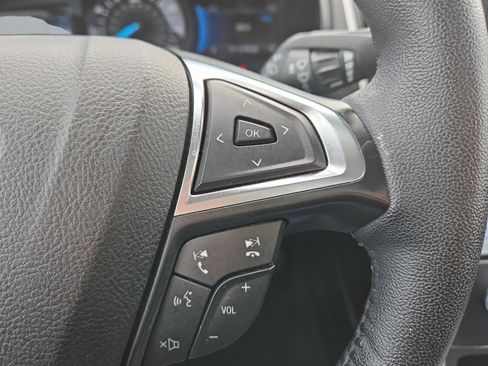 Used 2023 Ford Edge SEL image 15