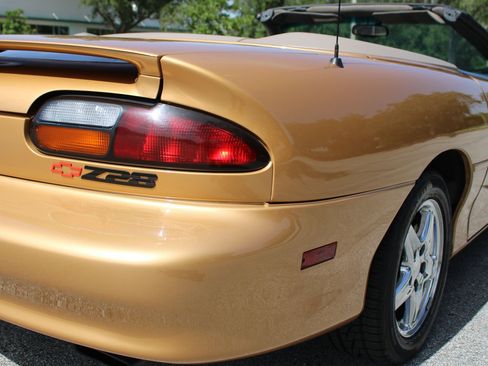 Used 1998 Chevrolet Camaro Z28 RWD image 29