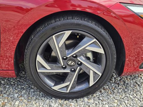 Used 2025 Hyundai Elantra SEL image 6