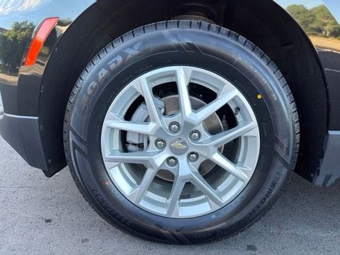 Used 2023 Chevrolet Equinox LT AWD/4WD image 26