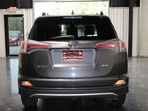 Used 2017 Toyota RAV4 XLE FWD image 6